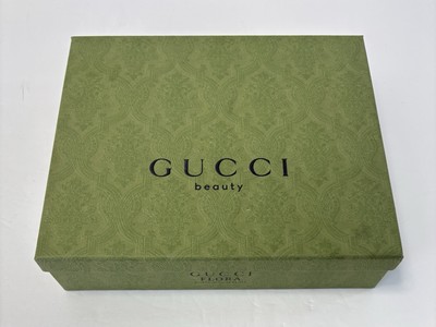 GUCCI BEAUTY GREEN FLORAL GIFT BOX L 11in H 9 In W 2 1/2in -NEW