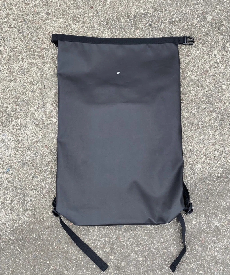 Yeezy x GAP x Balenciaga “Bolsa Seca” Inédita *Precio de venta sugerido por el fabricante $200* Foto 2 de 4