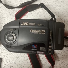 JVC Compact VHS Videomovie Camcorder GR-AX404U with Case,charger Extra Battery.