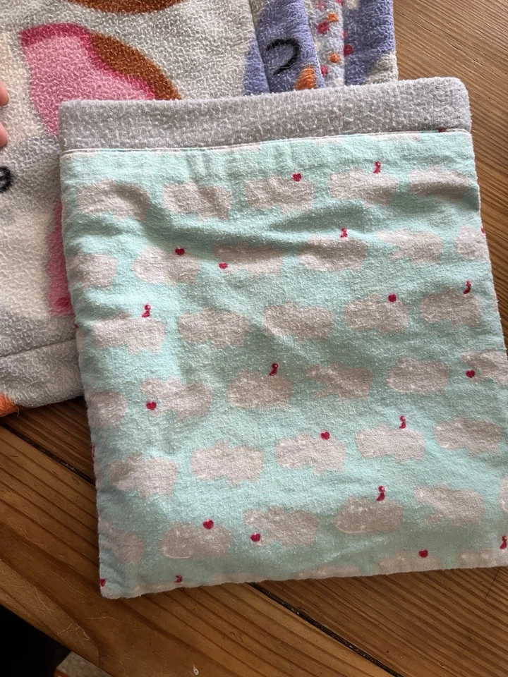 Bolsa de saco de dormir LG Guinea Pig Plus dos almohadillas para ir al baño polar erizo abrazo Foto 2 de 3