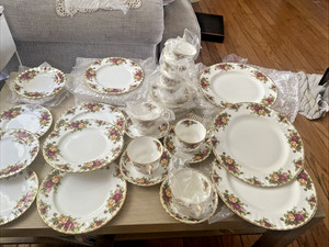 Old Country Roses China Set | eBay
