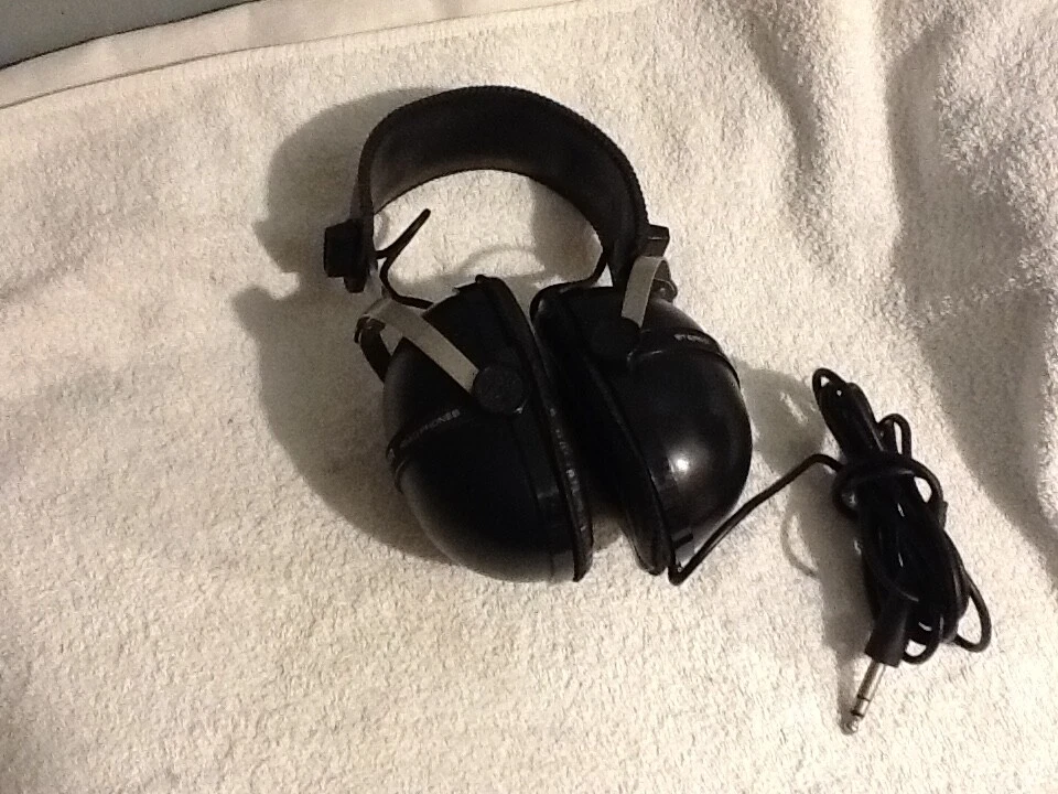 Vintage PIONEER Stereo Headphones Model SE 205
