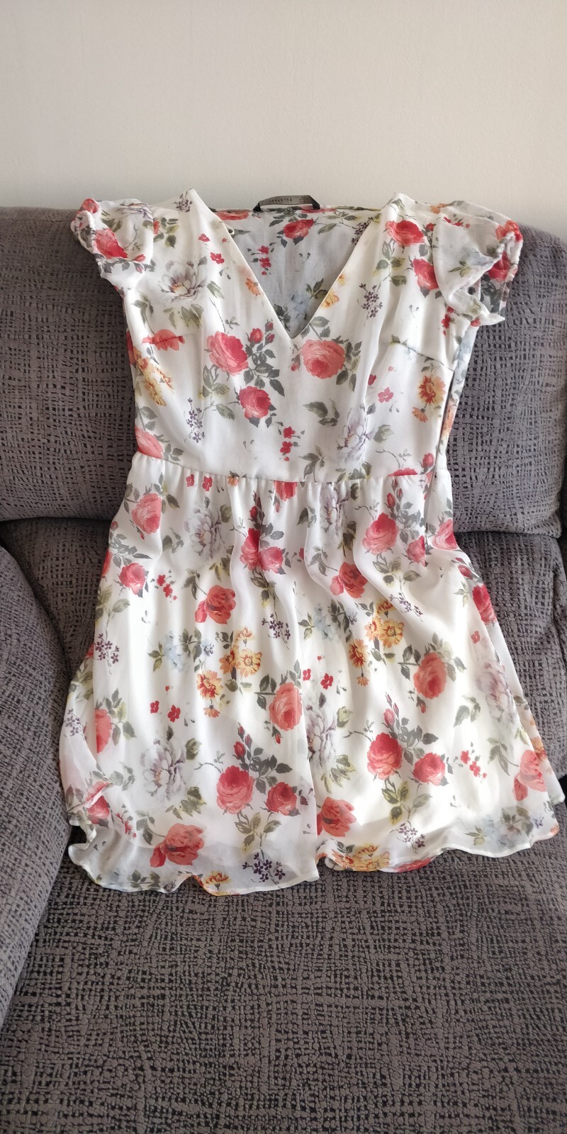 Vestido blanco de gasa de flores nuevo
