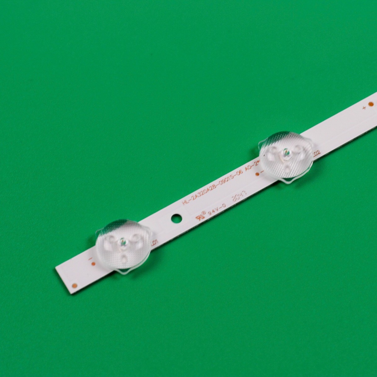 Kit/2pcs LED Strips For HL-2A320A28-0901S-06 A0 8D2A-DLM3-200900