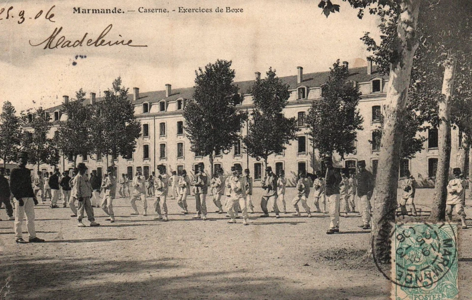 CPA Militaria - MARMANDE (47) - Caserne - Exercices de Boxe - Photo 1/2