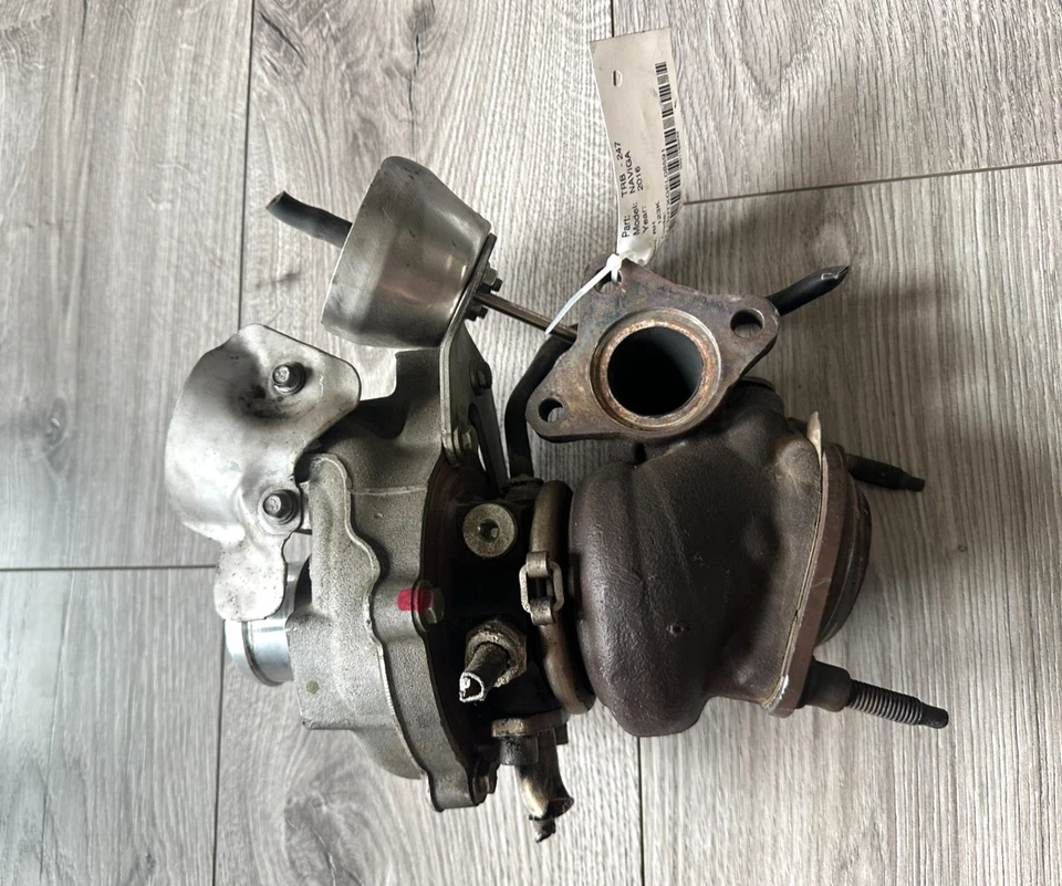 Turbocompresor derecho Lincoln Navigator 2015-2017, DL3E6K682AF, ORIGINAL OEM Foto 2 de 4