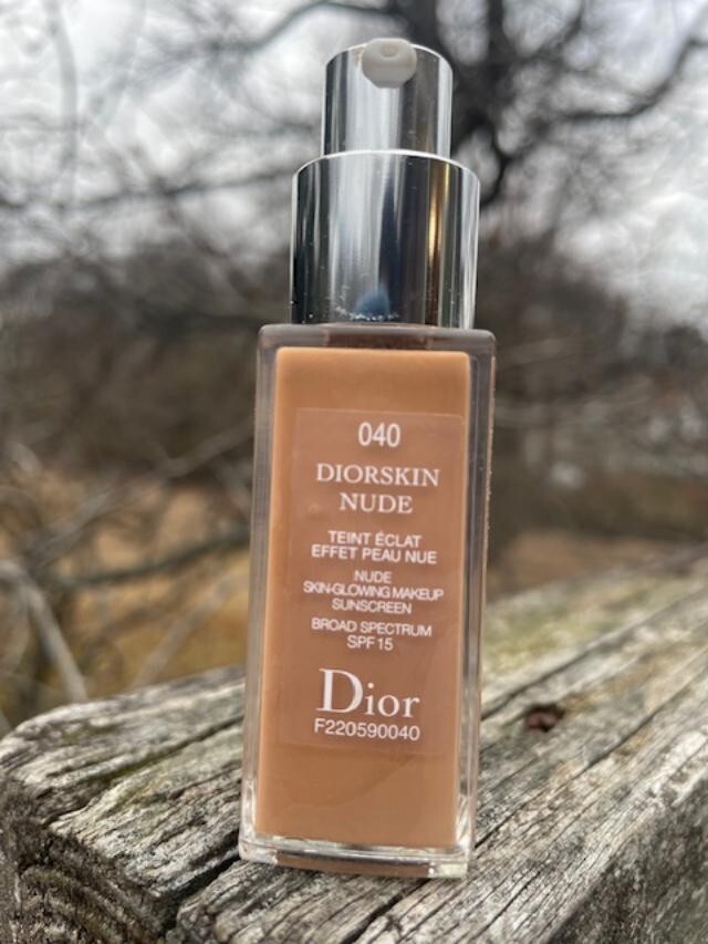 DIOR Diorskin Nude Sun Glowing Foundation in 040 .67 oz-image