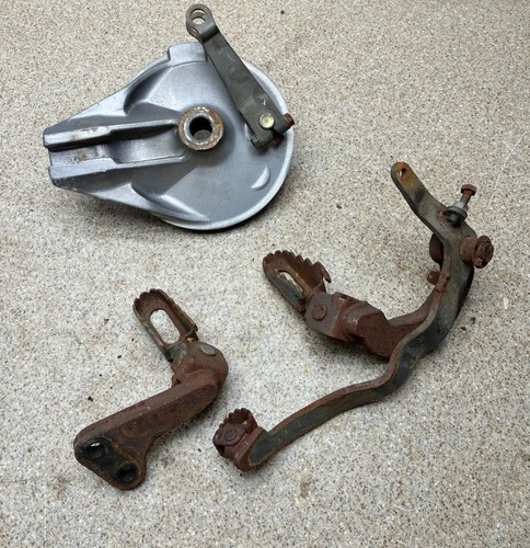 1983 YAMAHA XT550 REAR BACK BRAKE DRUM Foot Pedal Pegs 5Y1-25321-00-98 Xt 550