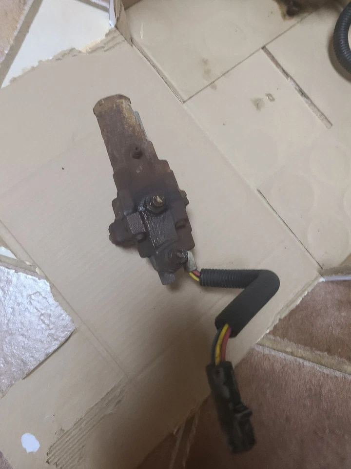 87-94 95 96 Ford F150 97 F250 F350 ABS HIDRÁULICO MONTAJE VÁLVULA CUERVOS Foto 2 de 4