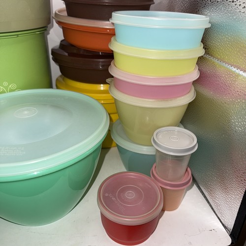 Vintager Tupperware Containers With Lids Lot Of 17 Variety Of Sizes - Picture 2 of 9