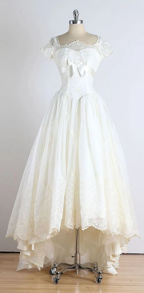 Short Sleeve Wedding Dresses High Low Lace Applique Vintage 1950s Bridal Gowns - Image 3 of 4