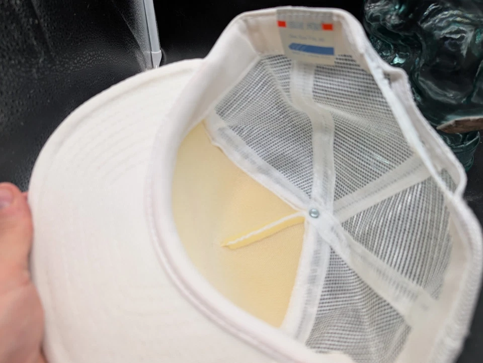 Raro sombrero de malla de camionero vintage de los años 90 icónico Hooters Irving Texas fuera del negocio Foto 4 de 4