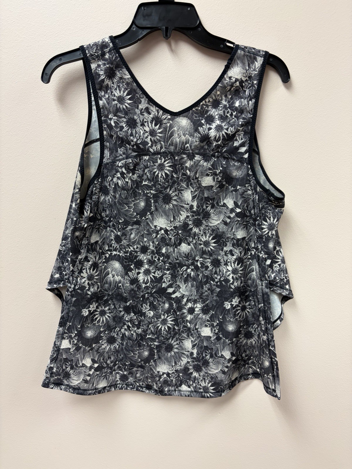 Lululemon Run: Split Singlet Flowabunga Black Ang… - image 6