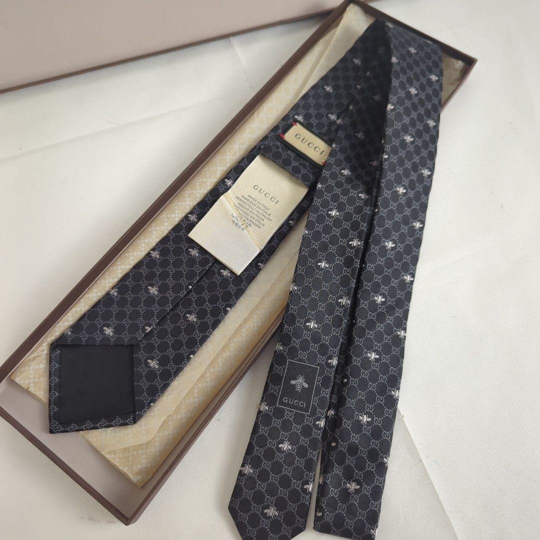 Excellent Condition GUCCI Bee GG Pattern Logo Tie - image 5