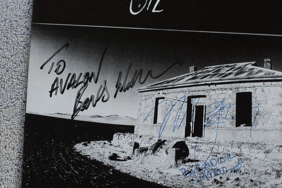 Midnight Oil  -  SIGNED 1987 Australia Only "Diesel And Dust" PROMO LP - Image 3 of 4