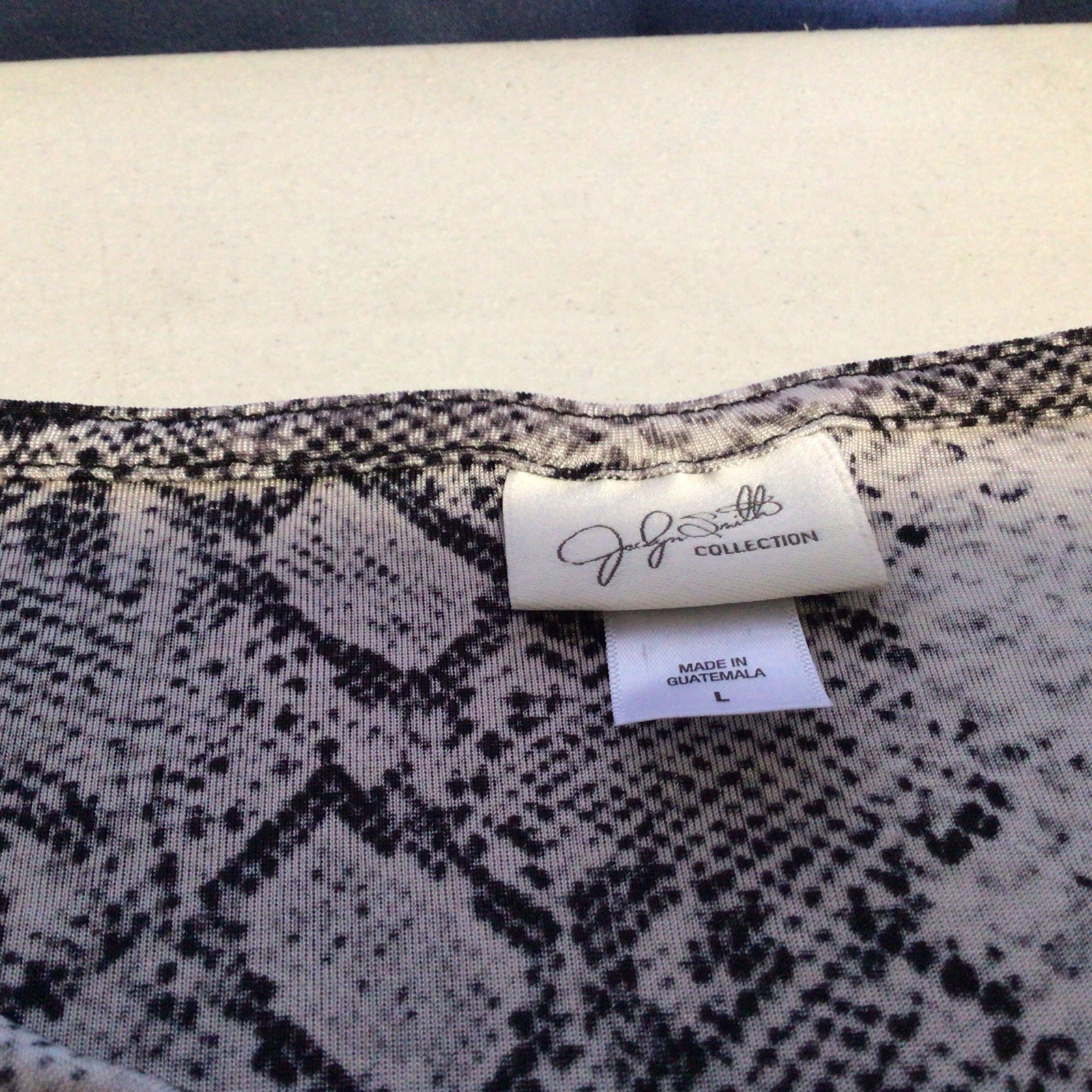 Jaclyn Smith Gray Snake Pattern Short Sleeve Cowl… - image 9