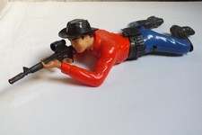 Rare Ancien JOUET à Piles -- COWBOY Rampant avec fusil -- Toys