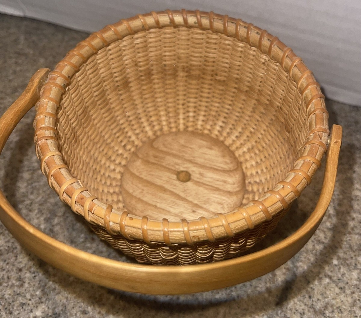 Vintage Round Small Nantucket Basket with Wooden Swing Handle