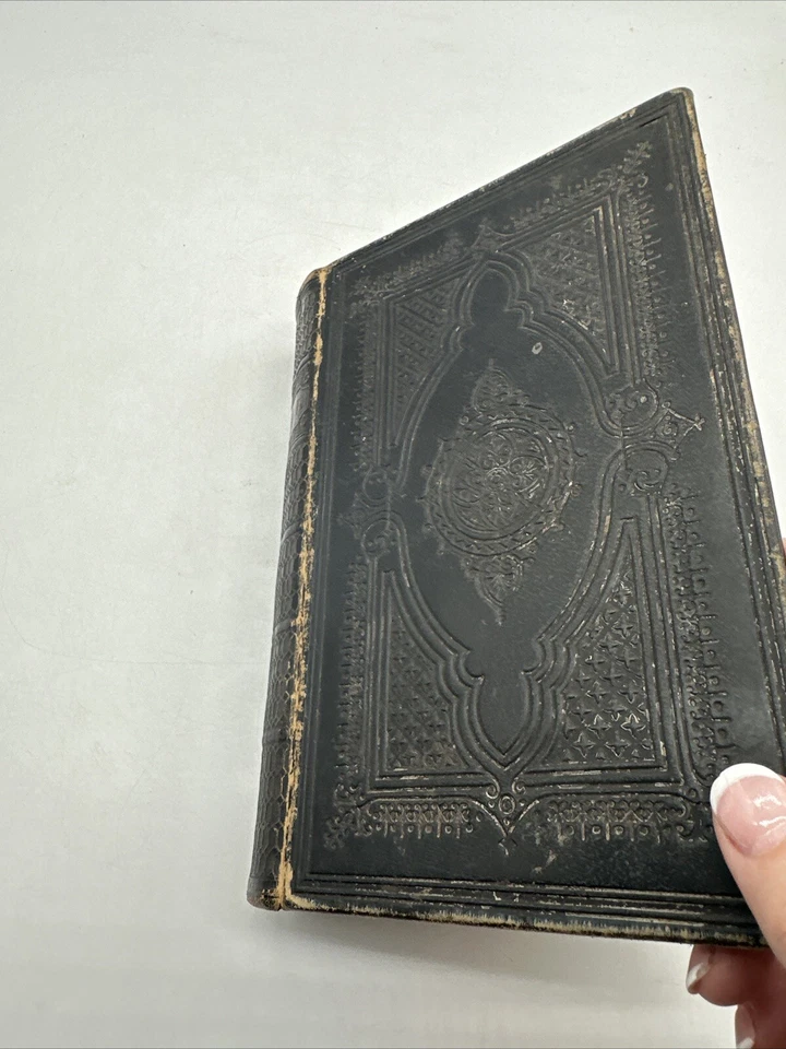 Y Bibl Cyssegr-Lan, sef Yr Hen Destament a'r Newydd (1879) Welch Bible - Image 4 of 4