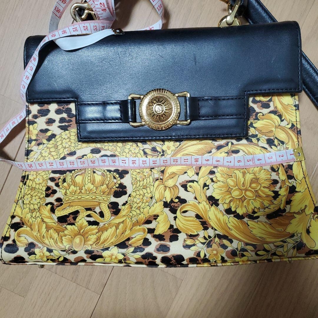 GIANNI VERSACE Hand bag Shoulder Bag Sunburst Black/Yellow GIANNI VERSACE Hand bag Shoulder Bag Sunburst Black/Yellow