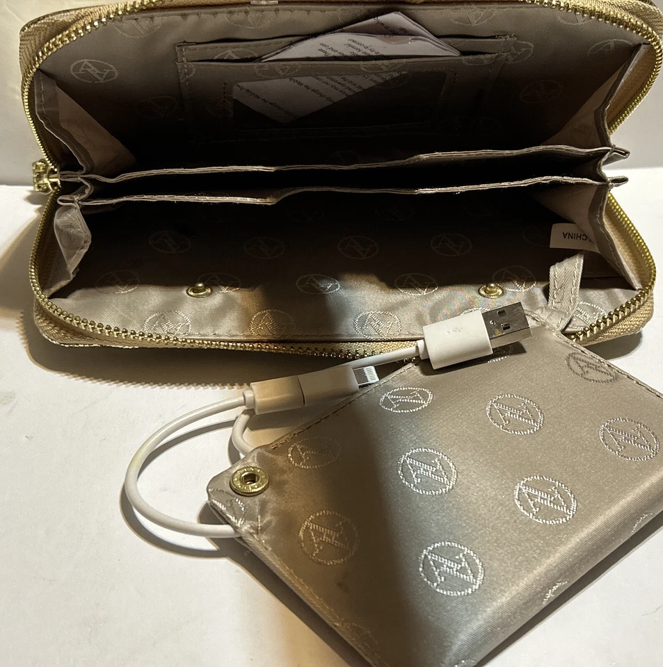 adrienne vitadinni 金色闪光钱包带充电器 — 第 4/4 张图片