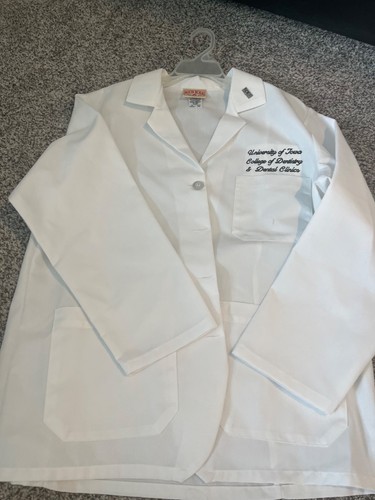 Red Kap Lab Coat Unisex size medium White Short embroidered university of iowa