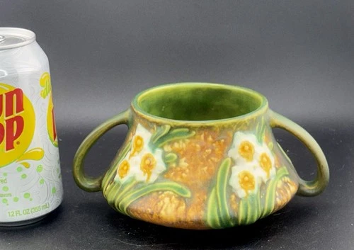 Roseville Jonquil 524-3" Two Handled Squat Vase c. 1930s In Excellent Mint Cond.