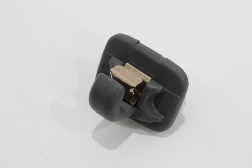 Audi TT 8N Mk1 Sun Visor Clip Hook Feather Grey New Genuine 4B08575627NP - Picture 5 of 13