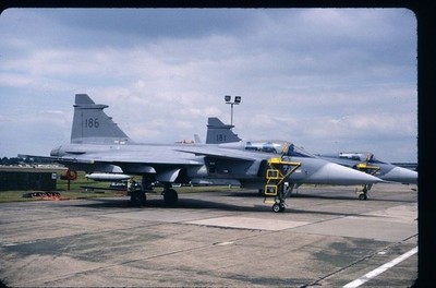 BB235 ORIGINAL K64 SLIDE: Swedish AF Saab JAS-39 Grippen 186