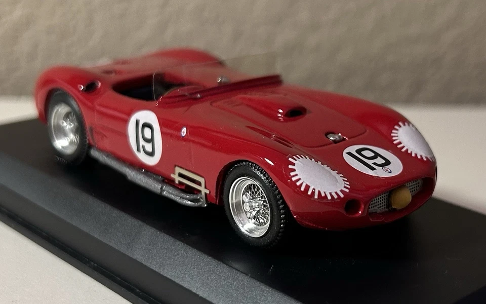 1:43 TOP MODEL 1957 Maserati 450S Jean Berra & Juan Manuel Fangio Ganador Foto 2 de 4