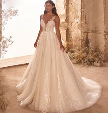 Vintage Lace Wedding Dress Sleeveless A Line V Neck Appliques Bride Dresses