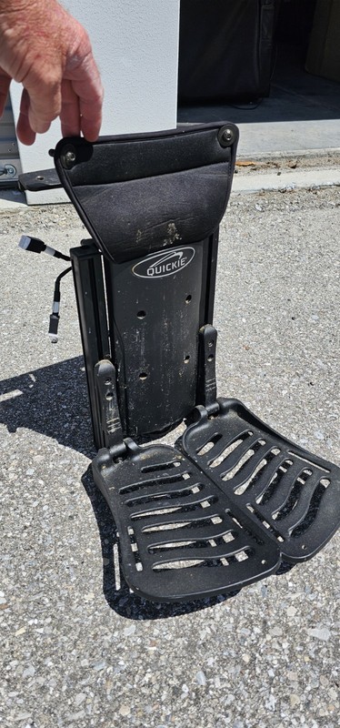 Quickie QN-710 Center Mount Power Elevating  And Articualting Footrest Assy.