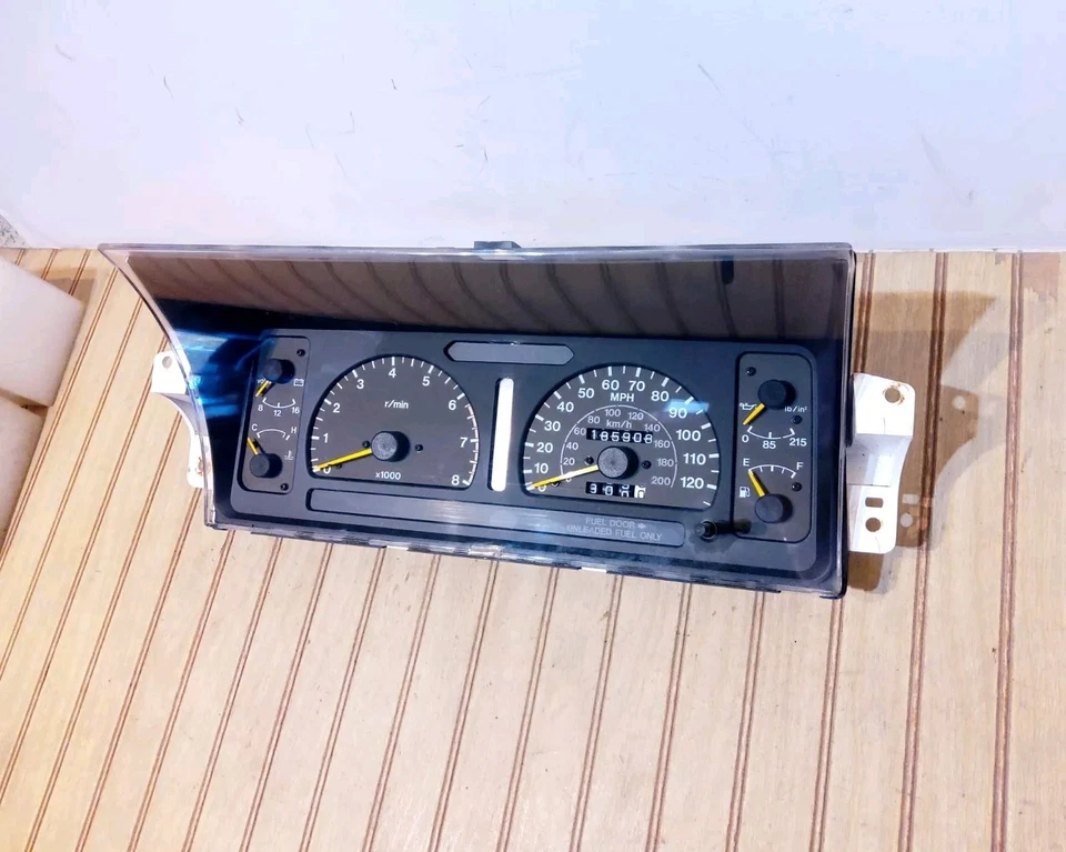 1995-1997 Isuzu Trooper Instrument Cluster ID 8971024763 com 185.908 Mi. Fabricante de equipamento original  - Imagem 4 de 4