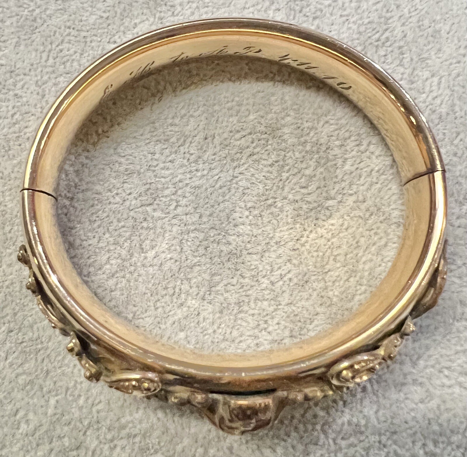 ANTIQUE VICTORIAN GOLD FILLED LION HEAD BANGLE BRACELET Clear Stones