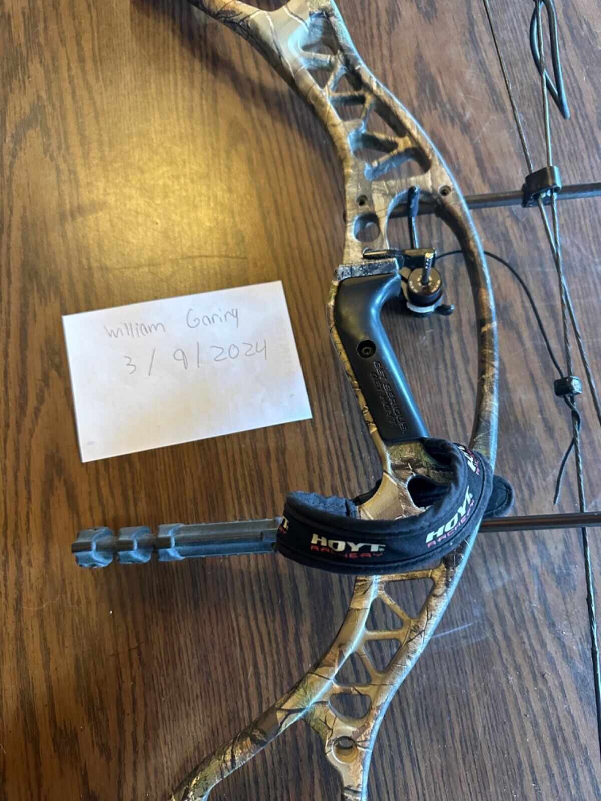Hoyt Charger 27” RH 60-70 Pounds - Stock Strings - Loaded Compound Archery Bow