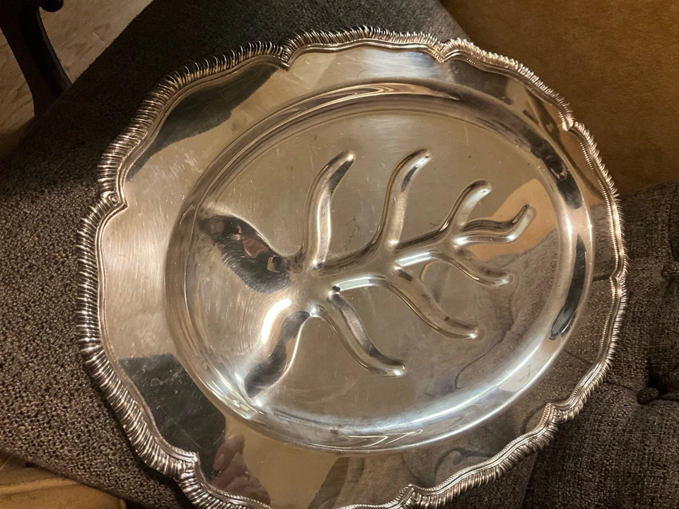 GRANDE W.S Blackington Prato de Prata Fino de Carne Pé 16,5” Chippendale - Imagem 2 de 4