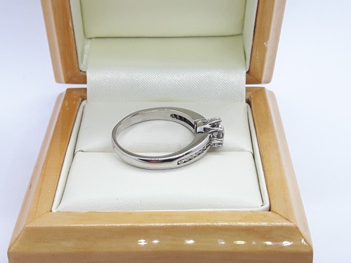 18ct White Gold 0.54ctw Diamond engagement Solitaire ring with accents, Size O - Picture 6 of 16
