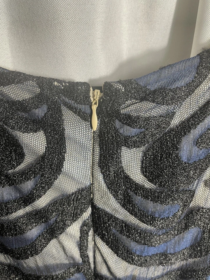 Julia Jordan 女式大码 24W Midi 紧身连衣裙网眼帽袖正式 — 第 4/4 张图片