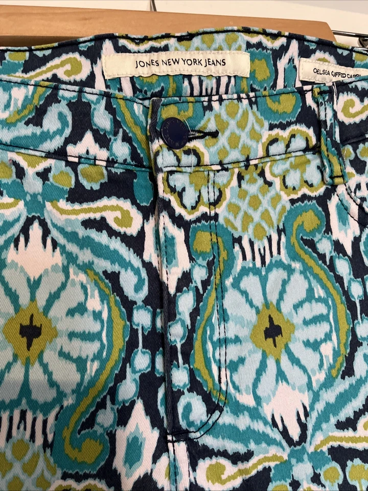 Jeans Jones New York Chelsea Puños Recortados Capris 12 Patrón Floral Tiro Medio Foto 2 de 4