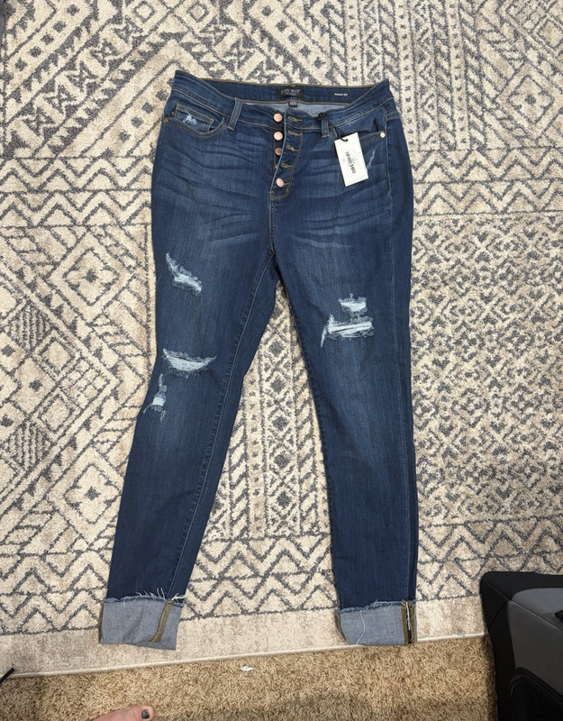 Judy Blue Women’s Skinny Jeans 15/32 Medium Wash Distressed Button Fly 5-Pkt