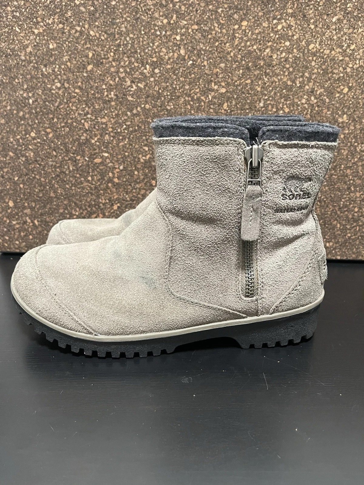 Sorel Women's Meadow Suede Boots With Side Zip Beige Hiking Camp Chore Size 7.5