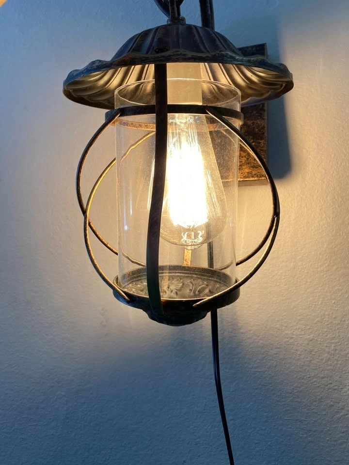 🔥 Lámpara de pared jaula industrial vintage 💡 Aplique de bronce rústico para granja Foto 2 de 4