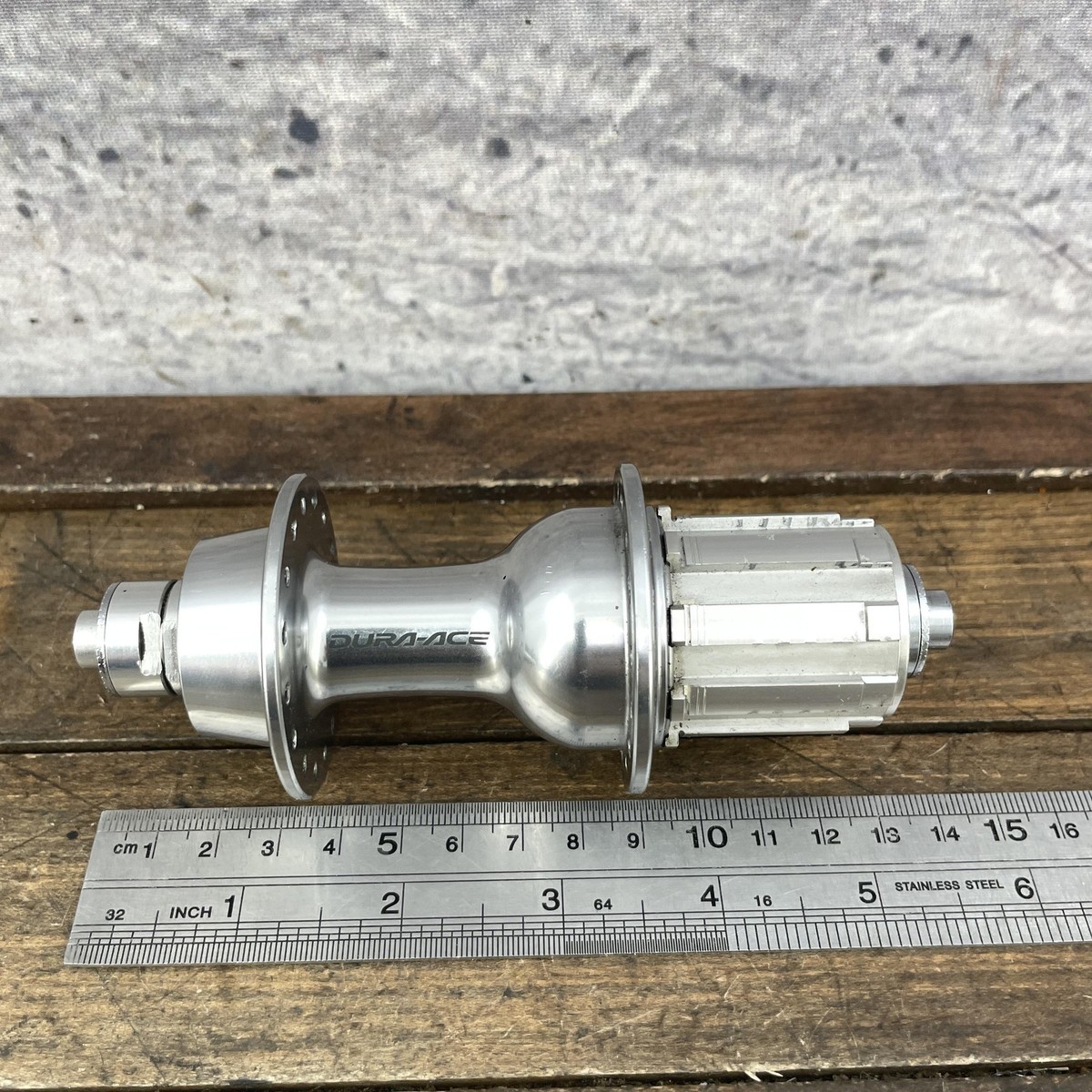 Shimano Dura-Ace FH-7801 Rear Hub 32H 130mm QR 10s Freehub Silver