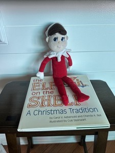 The Elf on Shelf / Brown Hair Blue Eyes/ A Christmas Tradition Storybook Great