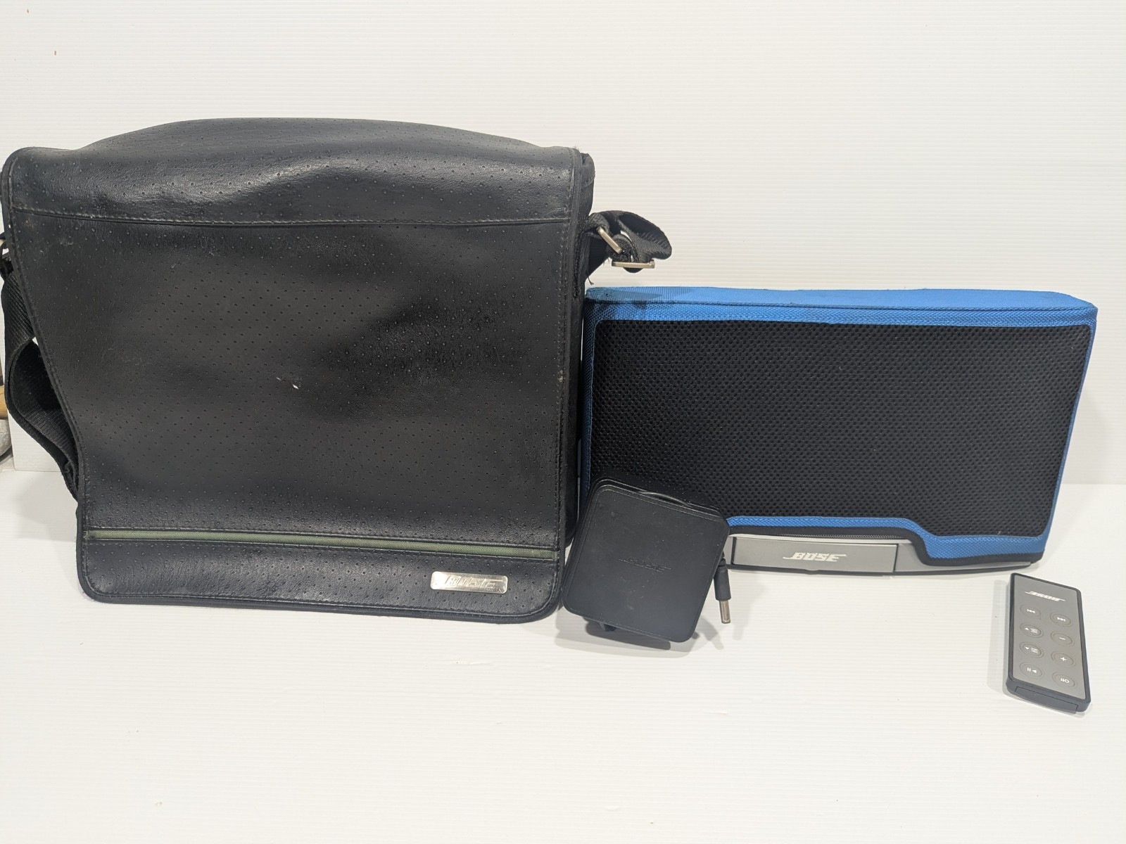 Bose SoundDock Portable Music System Inc Remote Power Supply OEMCarry Bag Tested