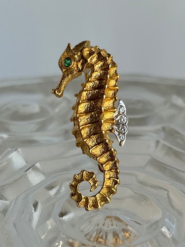 Authentic Vintage Tiffany & Co. 18k Gold Diamond and Emerald Seahorse Pin Brooch