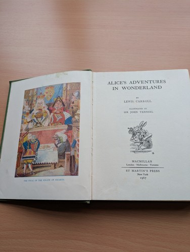 Alice's Adventures in Wonderland 1967 Ilustrated by Sir John Tenniel - Picture 3 of 5