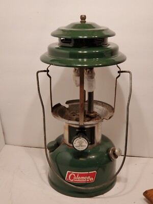 Coleman Lantern Model 220H Double Mantel dated 9/1973 Sunshine of