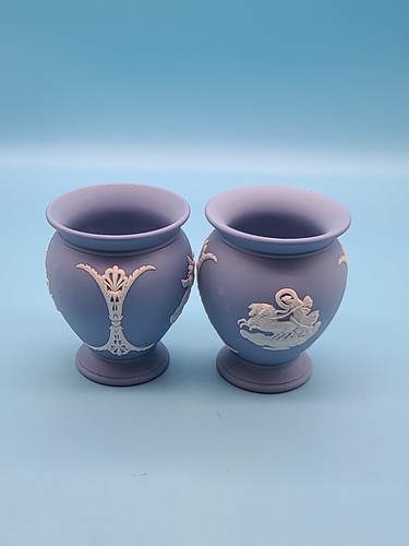 Set Of 2. WEDGWOOD BLUE JASPERWARE Urn Shaped Posy Vase - Picture 2 of 8