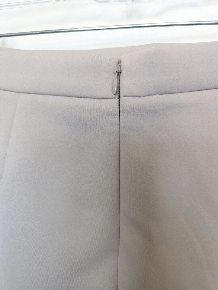 Falda Aritzia Talula Mujer Pequeña Gris Mini Elastizada Nylon Informal Activa Neutra  Foto 4 de 4